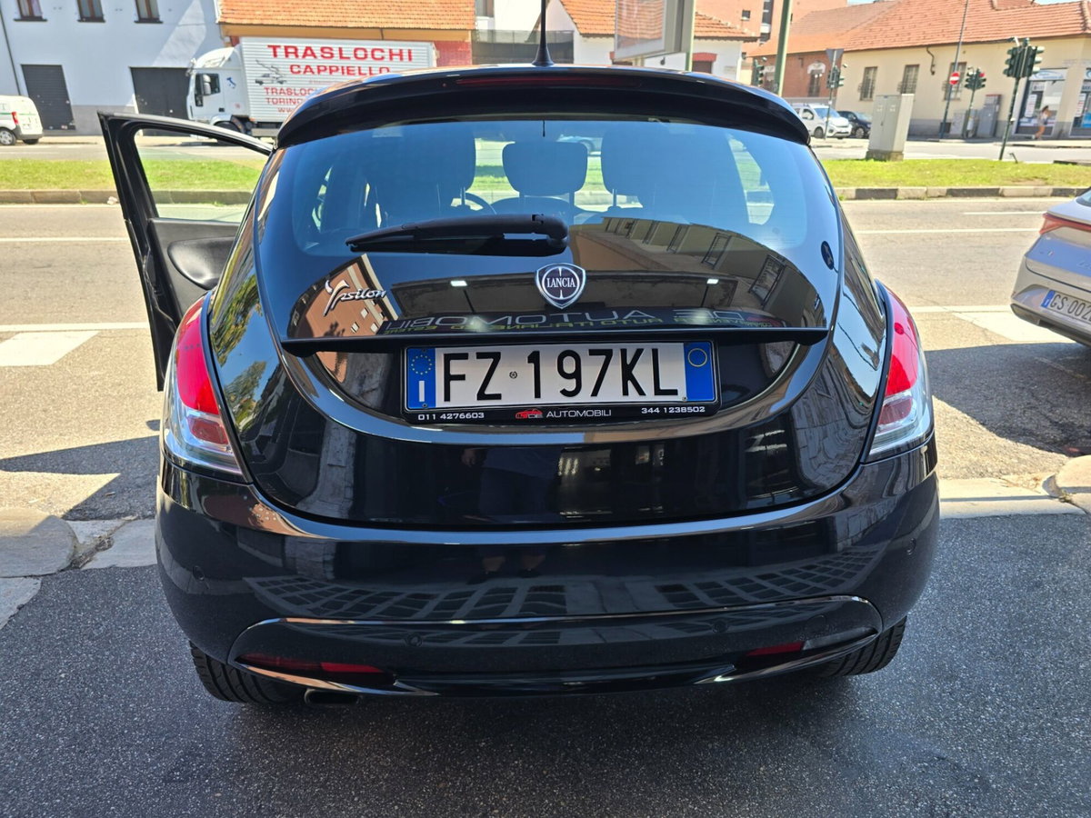 Lancia Ypsilon 1.2 69 CV 5 porte Gold (4)