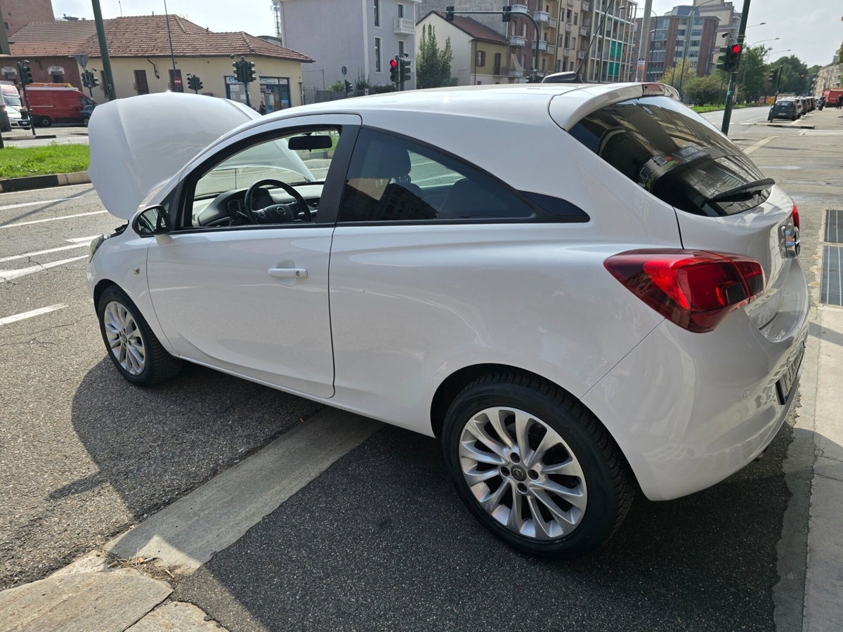 Opel Corsa Coupé 1.0 Turbo SGE 115CV Start&Stop b-Color (3)