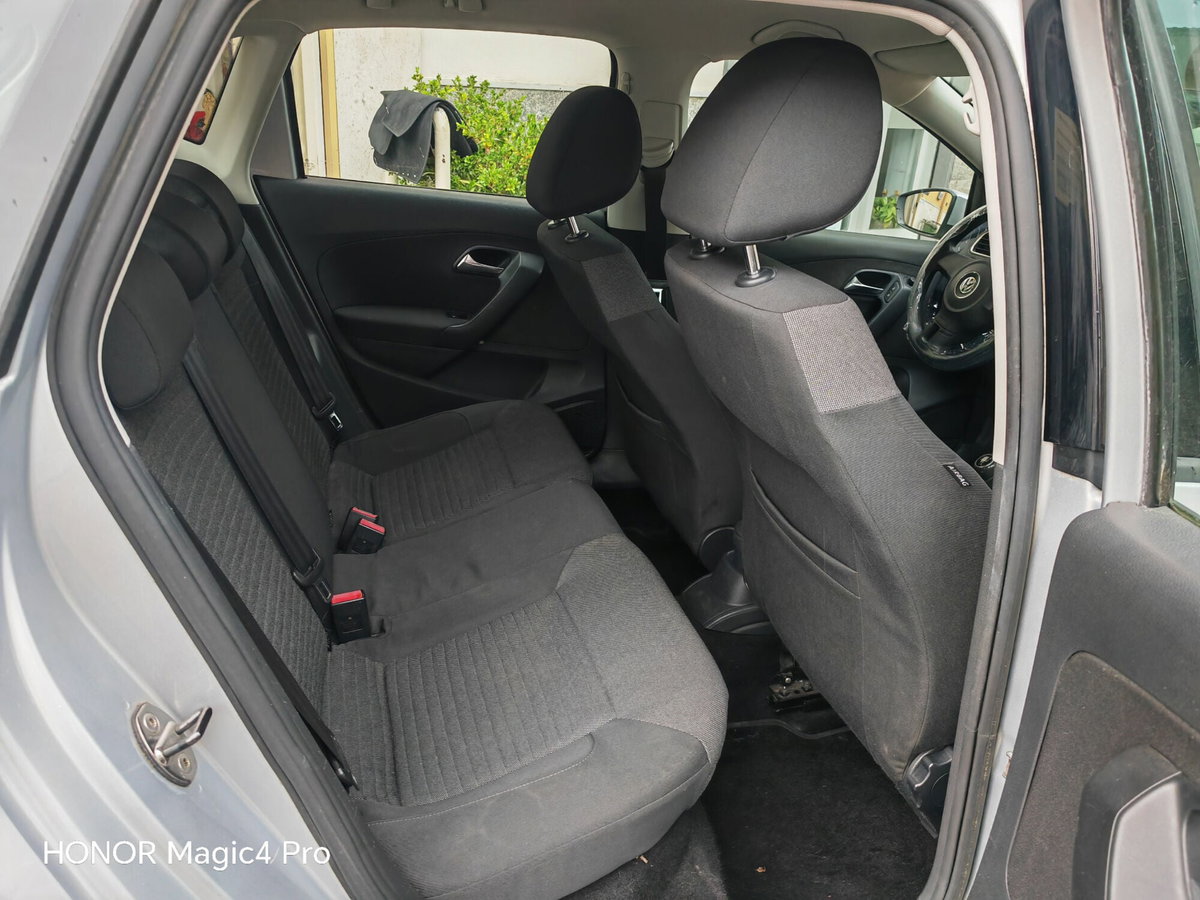 Volkswagen Polo 1.4 5 porte Highline (11)