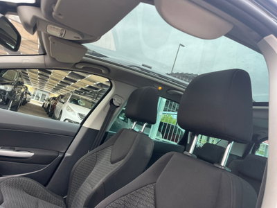Peugeot 308 SW 1.6 8V HDi 112CV Ciel Sportium (15)