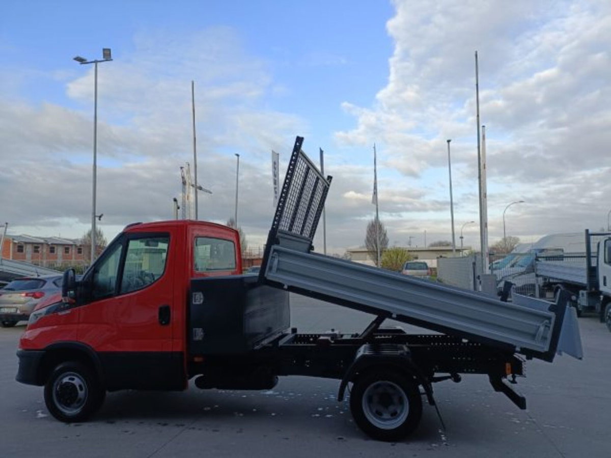 Iveco Daily Telaio 35C12 2.3 Hpi PC-RG Cabinato (12)