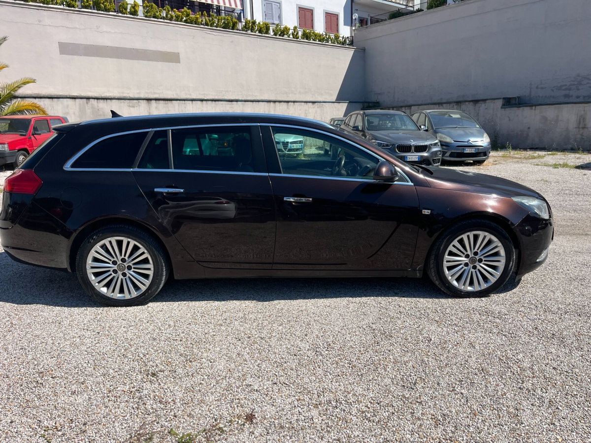 Opel Insignia Station Wagon BiTurbo CDTI 4x4 Start&Stop Sports Cosmo (4)