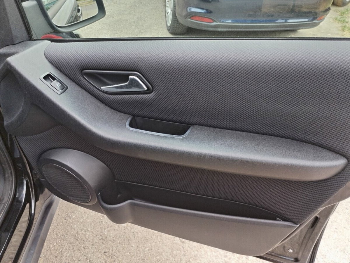 Mercedes-Benz Classe A 160 BlueEFFICIENCY (16)