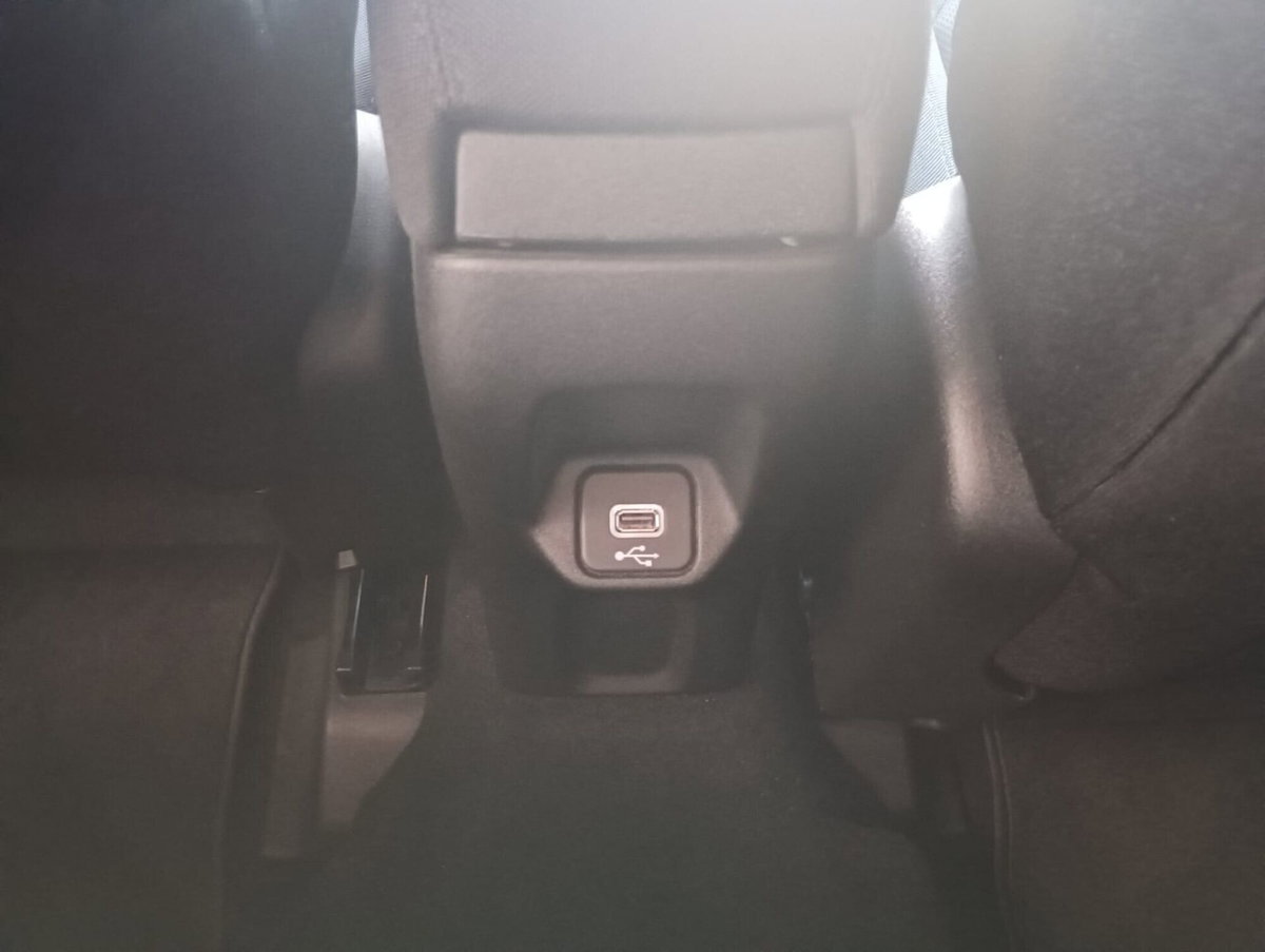 Jeep Renegade 1.6 Mjt 120 CV Opening Edition (19)