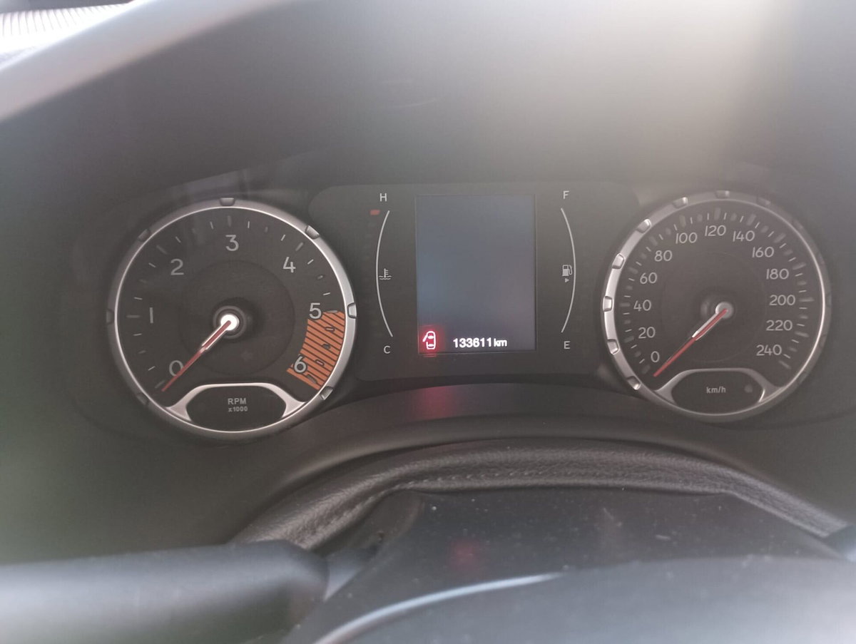 Jeep Renegade 1.6 Mjt 120 CV Opening Edition (9)