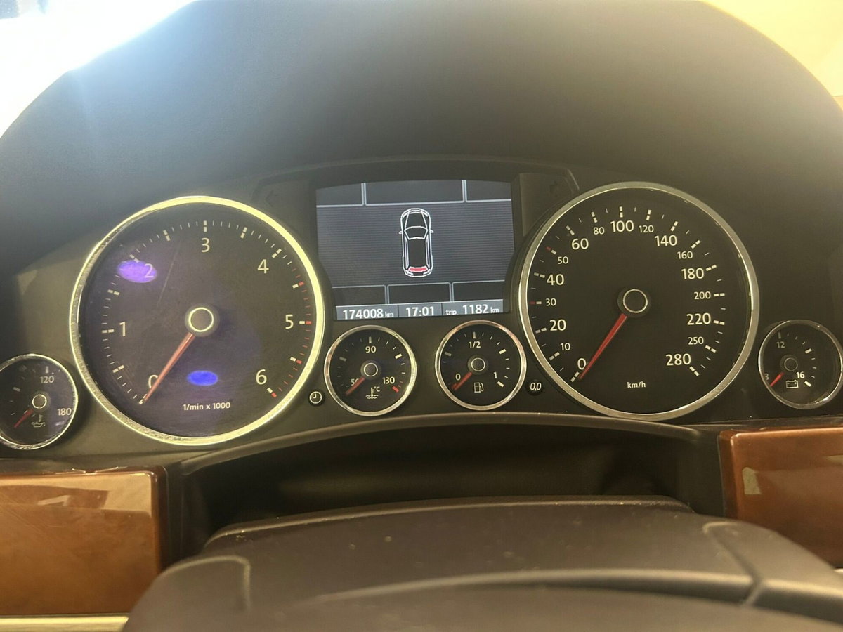 Volkswagen Touareg V6 TDI DPF Dakar (13)