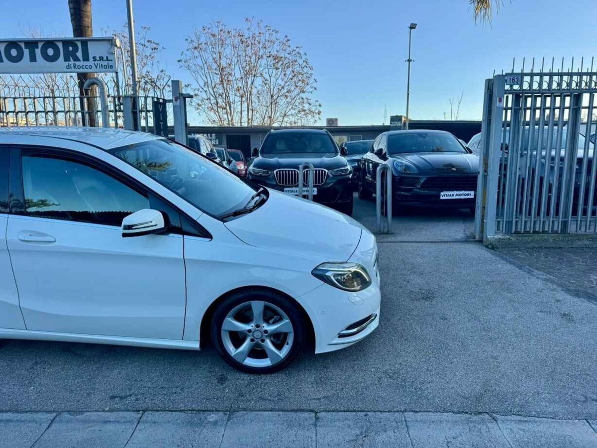 Mercedes-Benz Classe B 200 CDI BlueEFFICIENCY Premium (10)