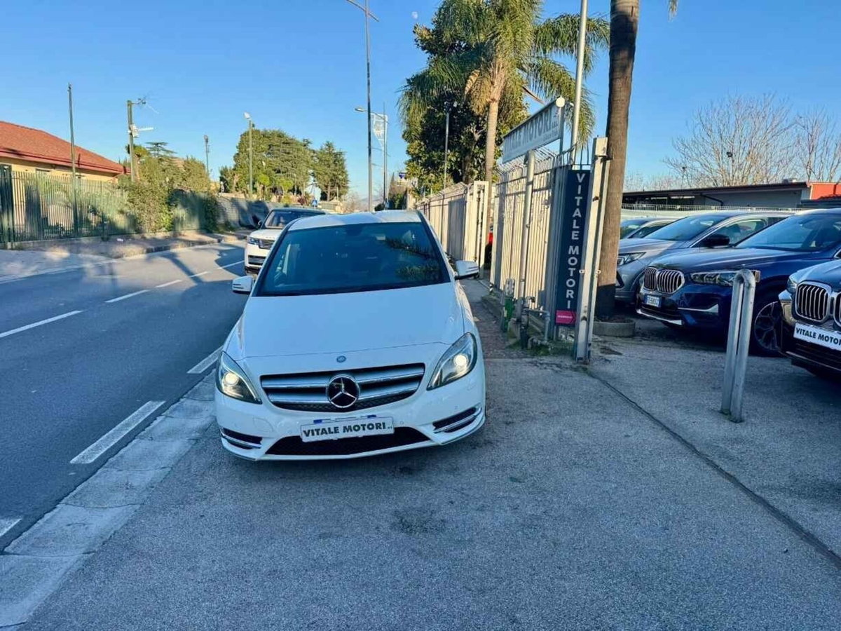 Mercedes-Benz Classe B 200 CDI BlueEFFICIENCY Premium (2)
