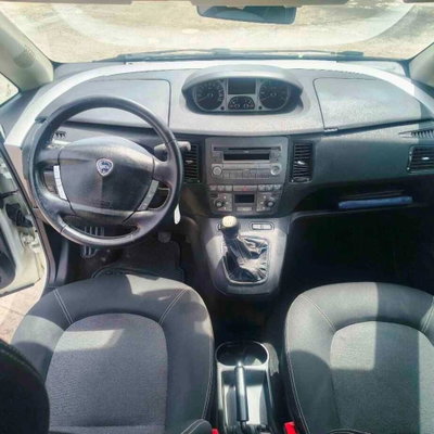 Lancia Musa Multijet 16V 90 CV Oro (7)