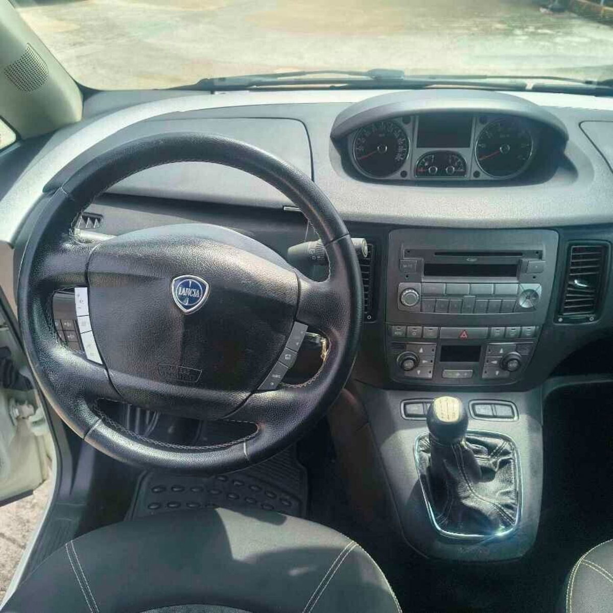 Lancia Musa Multijet 16V 90 CV Oro (8)