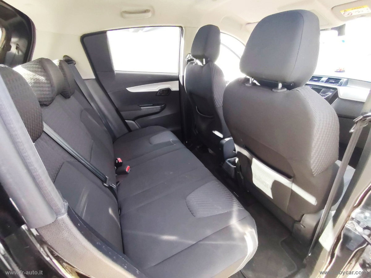 Mahindra KUV100 1.2 K8 (13)