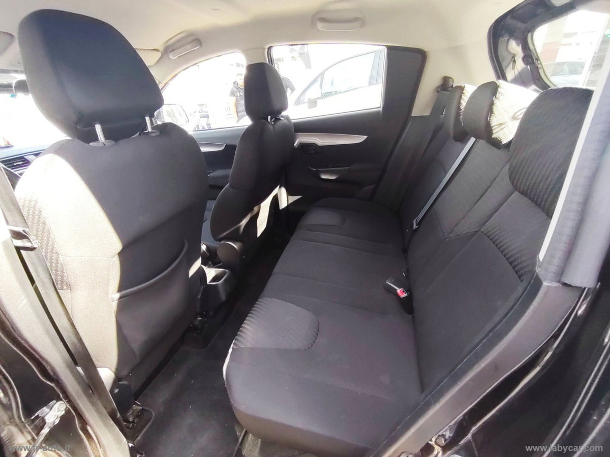 Mahindra KUV100 1.2 K8 (14)