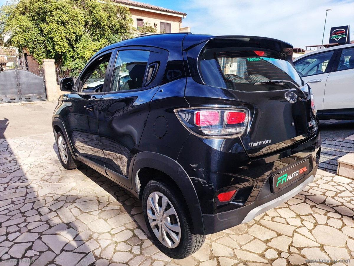 Mahindra KUV100 1.2 K8 (8)