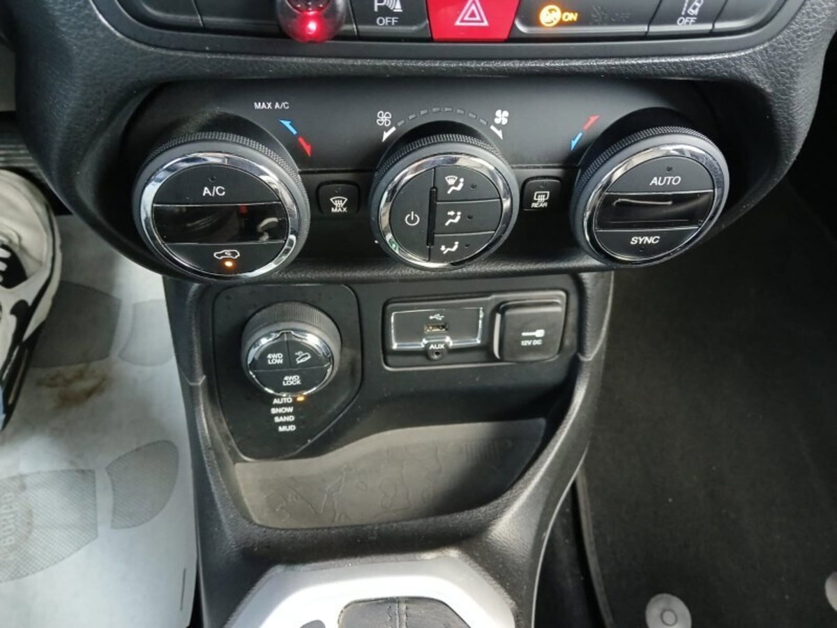 Jeep Renegade 2.0 Mjt 140CV 4WD Active Drive Low Limited (18)