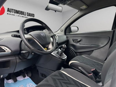 Lancia Ypsilon 1.2 69 CV 5 porte Gold (7)