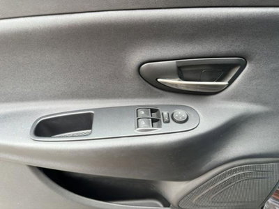 Lancia Ypsilon 1.2 69 CV 5 porte Gold (9)