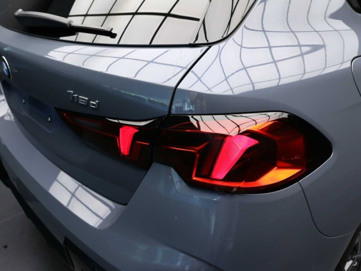 BMW Serie 1 118d Msport (11)