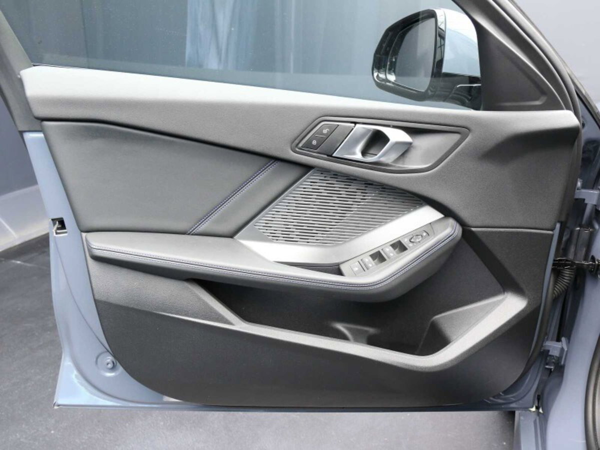 BMW Serie 1 118d Msport (13)