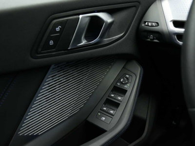 BMW Serie 1 118d Msport (15)