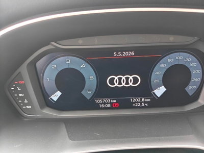 Audi Q3 35 TDI quattro S tronic Business (10)