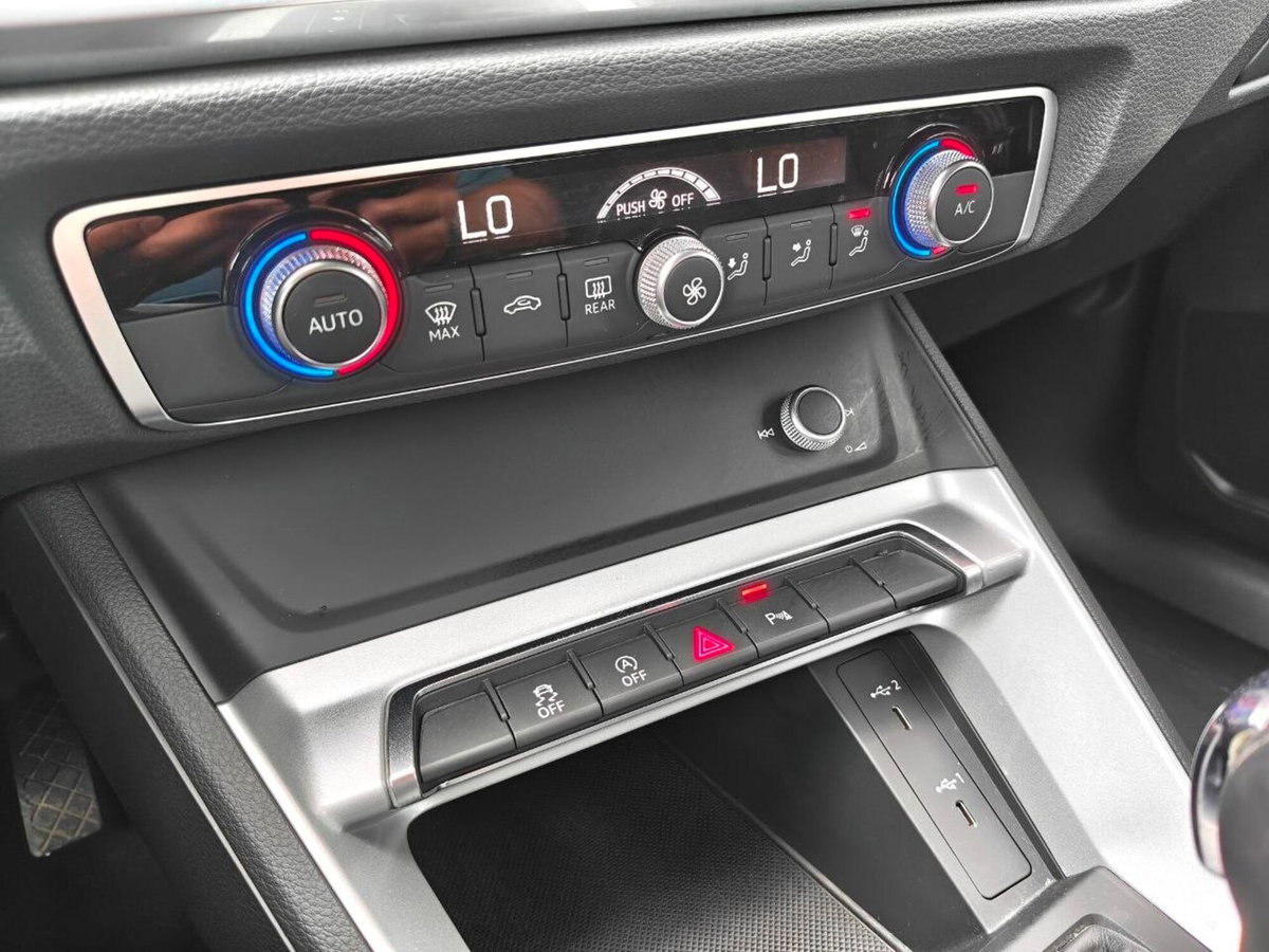 Audi Q3 35 TDI quattro S tronic Business (14)