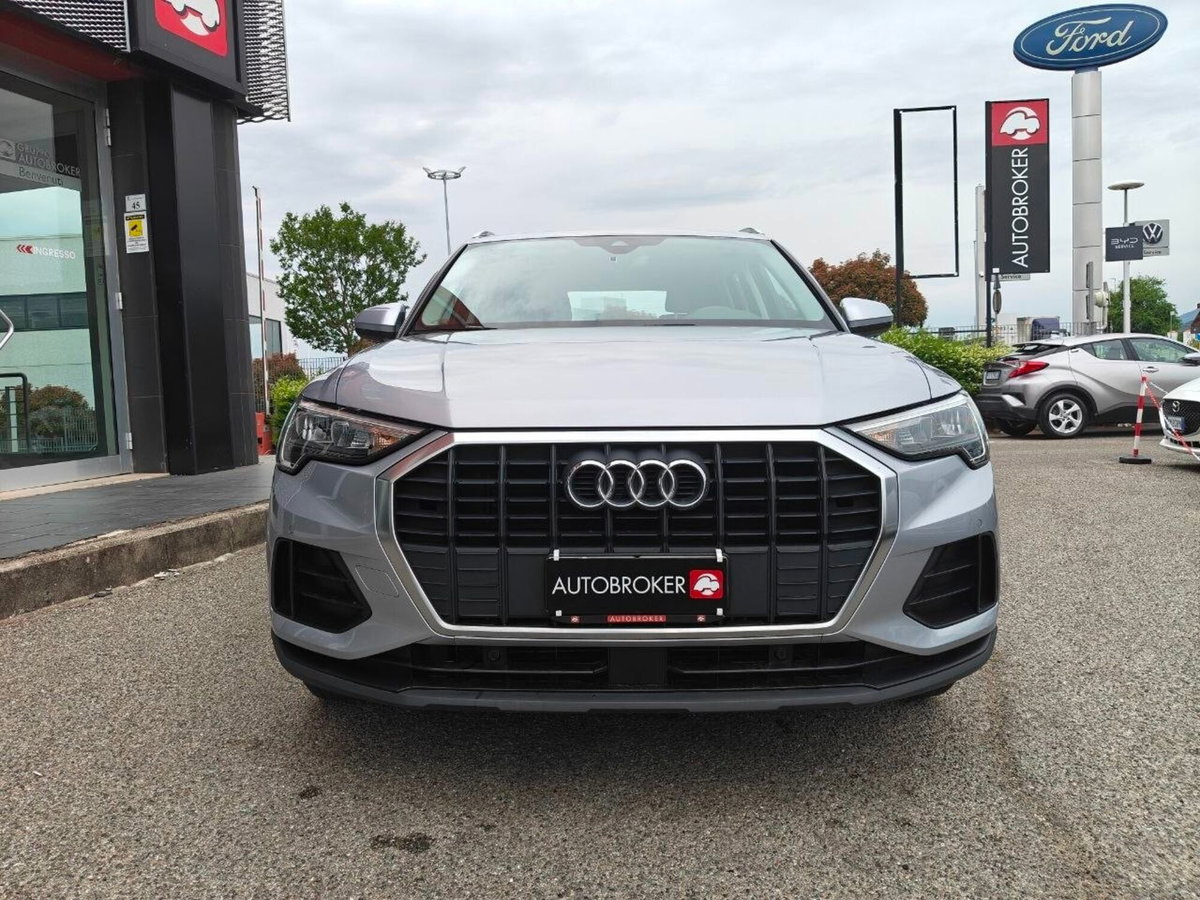 Audi Q3 35 TDI quattro S tronic Business (2)