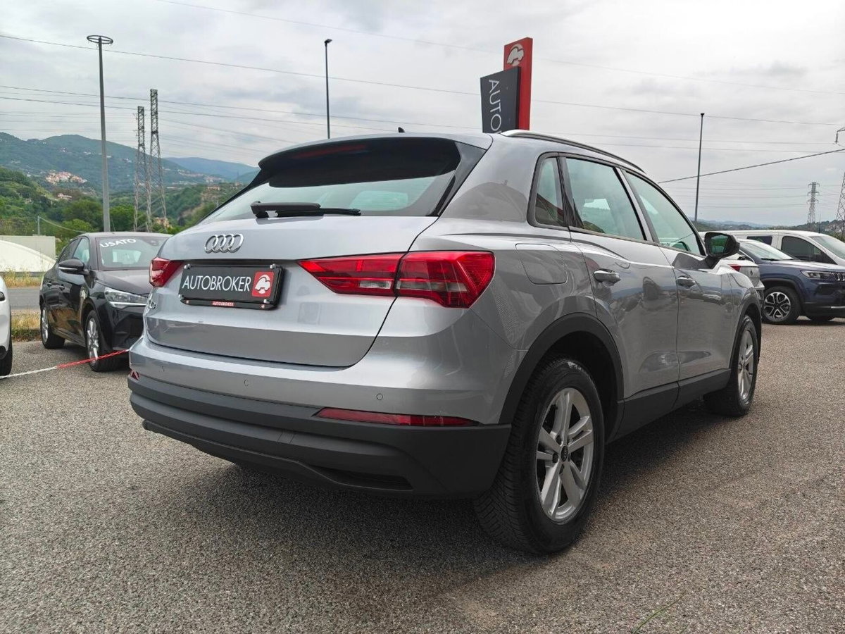 Audi Q3 35 TDI quattro S tronic Business (4)