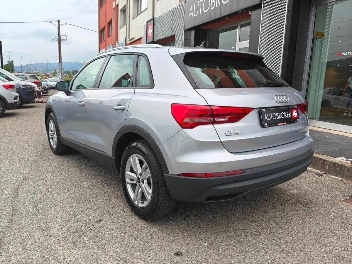Audi Q3 35 TDI quattro S tronic Business (6)