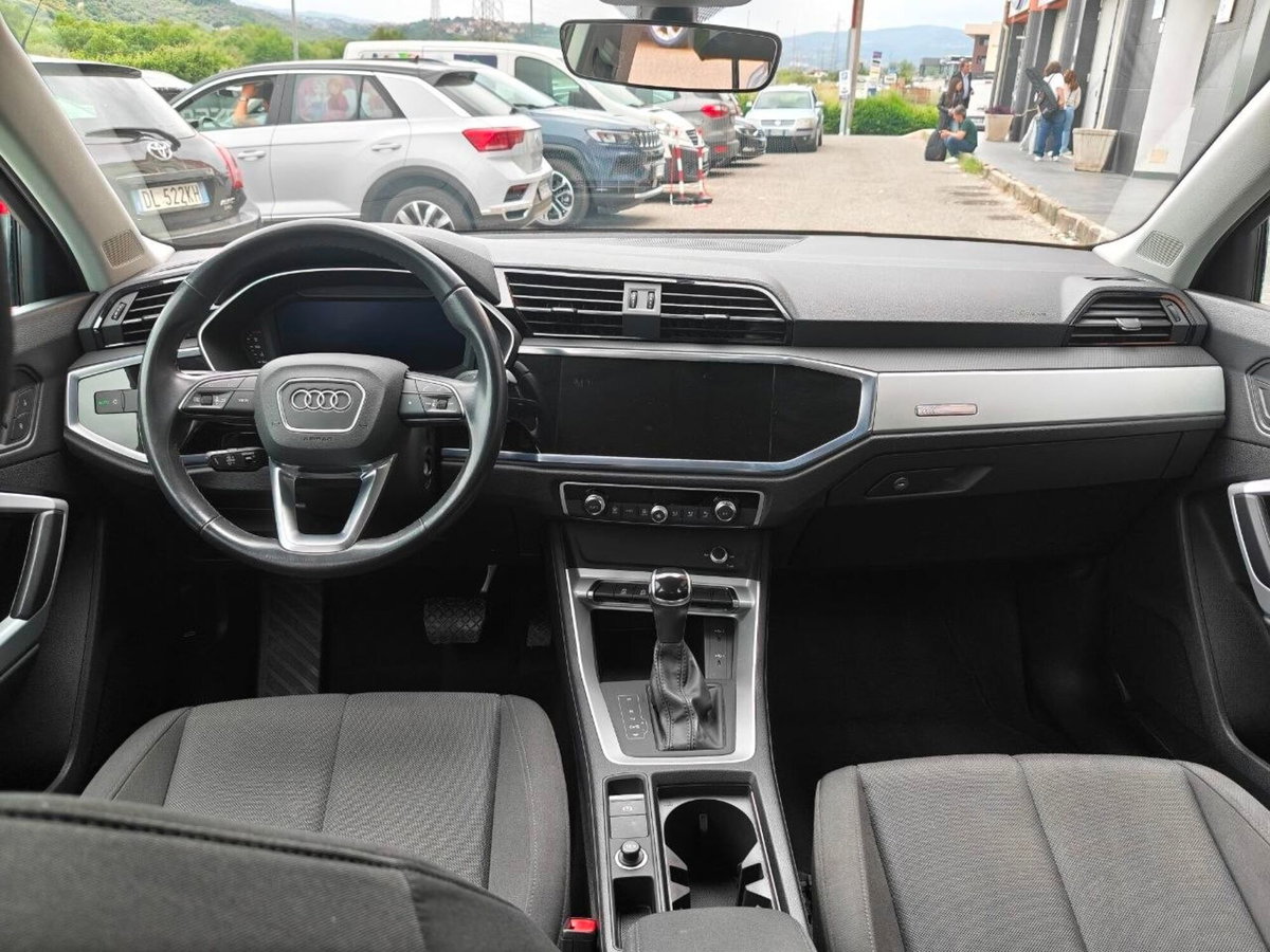 Audi Q3 35 TDI quattro S tronic Business (8)