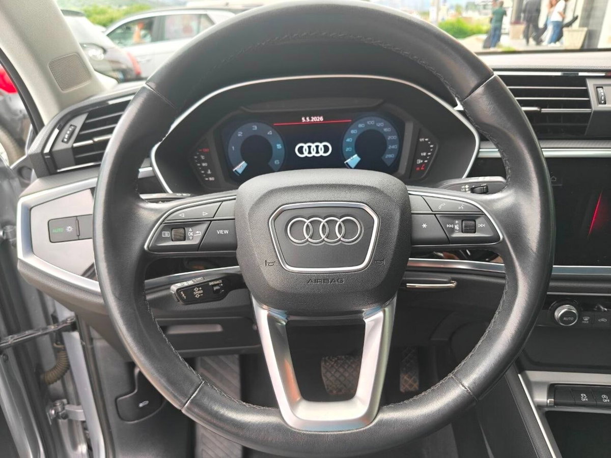 Audi Q3 35 TDI quattro S tronic Business (9)