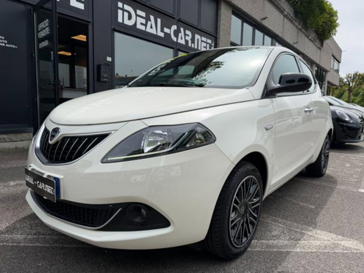 Lancia Ypsilon 1.0 FireFly 5 porte S&S Hybrid Gold Plus