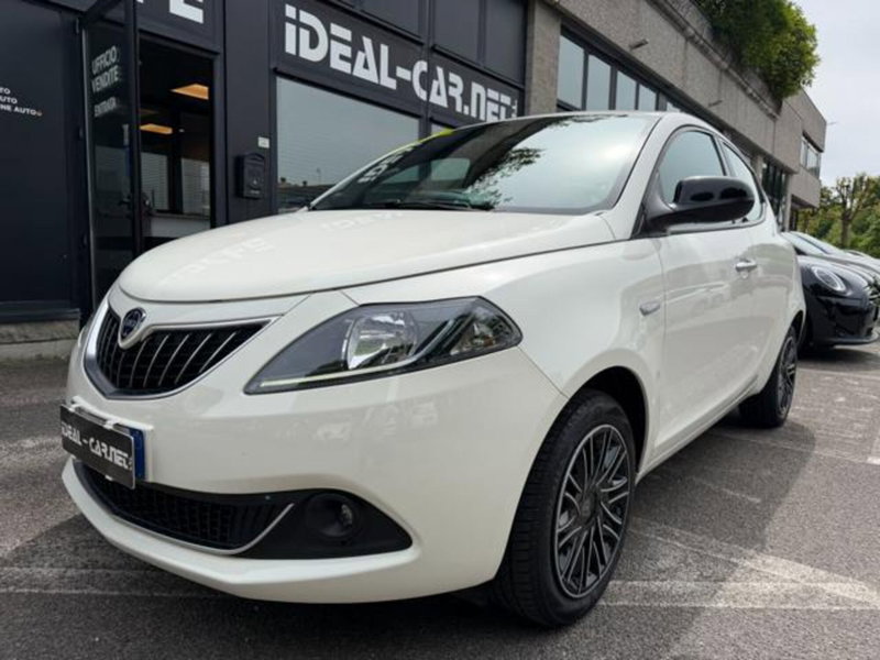 Lancia Ypsilon 1.0 FireFly 5 porte S&S Hybrid Gold Plus