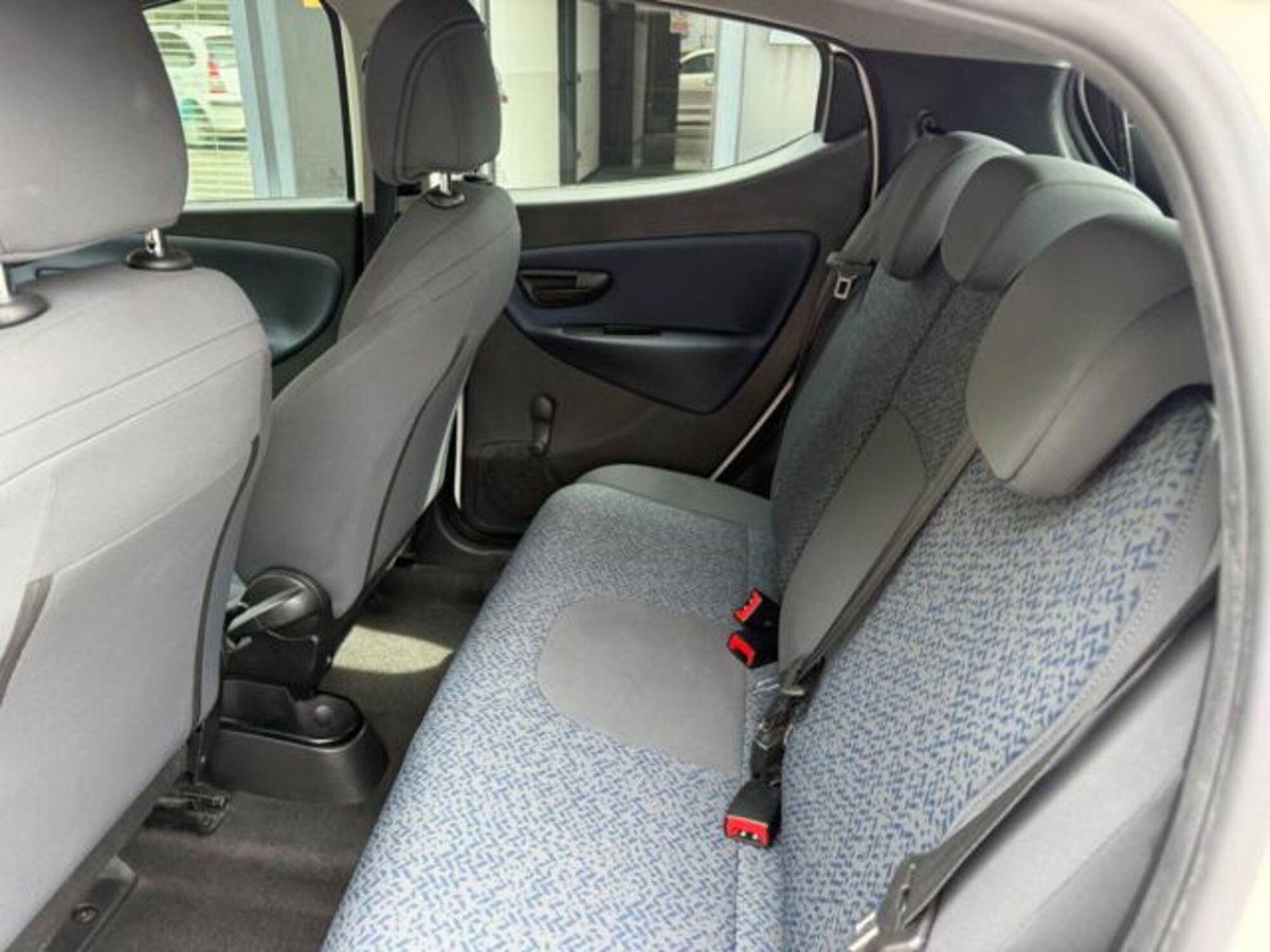 Lancia Ypsilon 1.0 FireFly 5 porte S&S Hybrid Gold Plus (7)