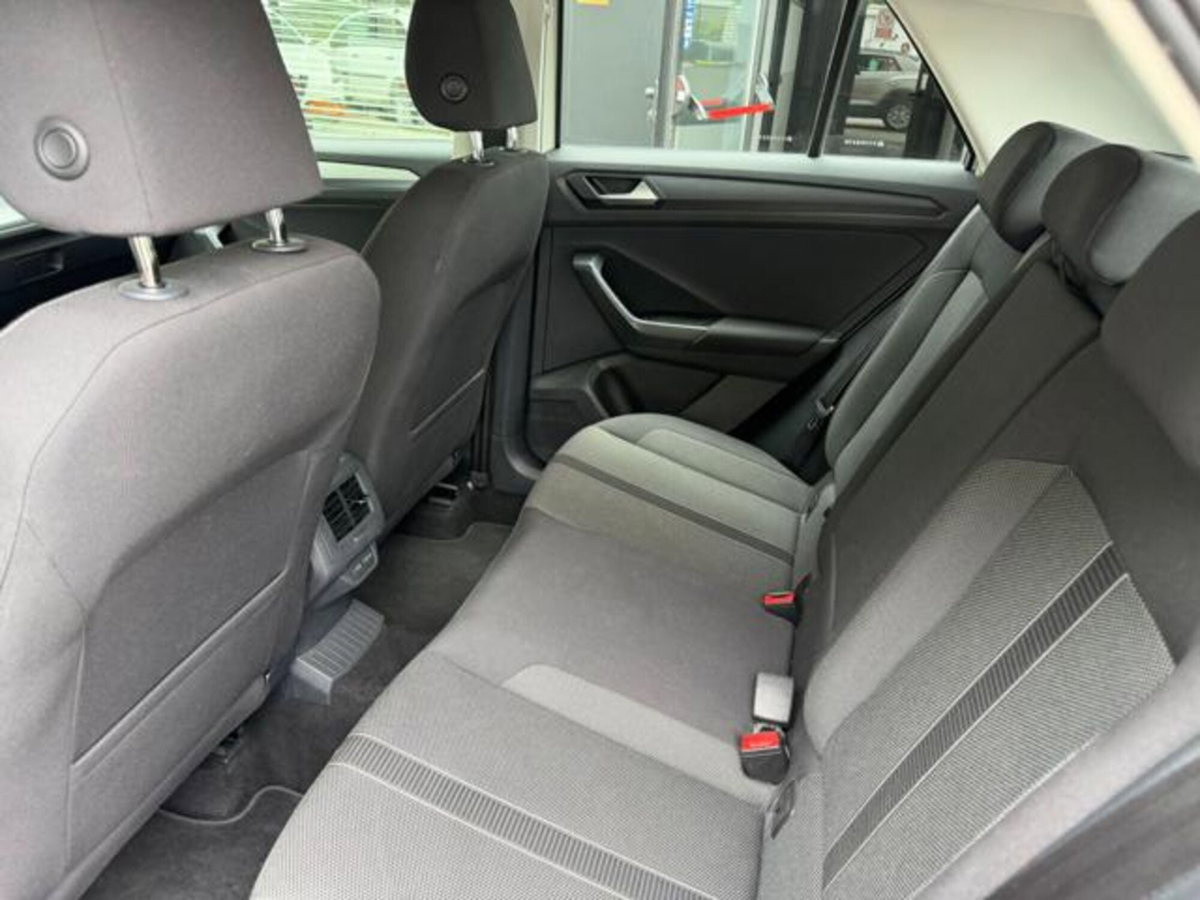 Volkswagen T-Roc 1.0 TSI Life (7)