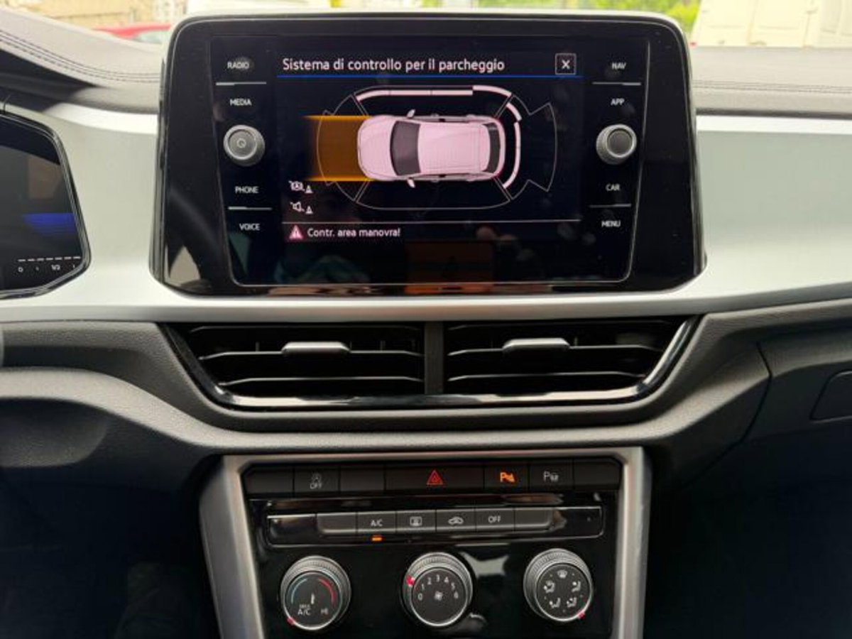 Volkswagen T-Roc 1.0 TSI Life (9)