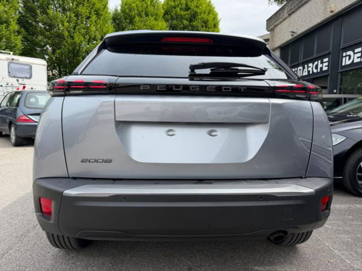 Peugeot 2008 PureTech 100 S&S Allure (5)