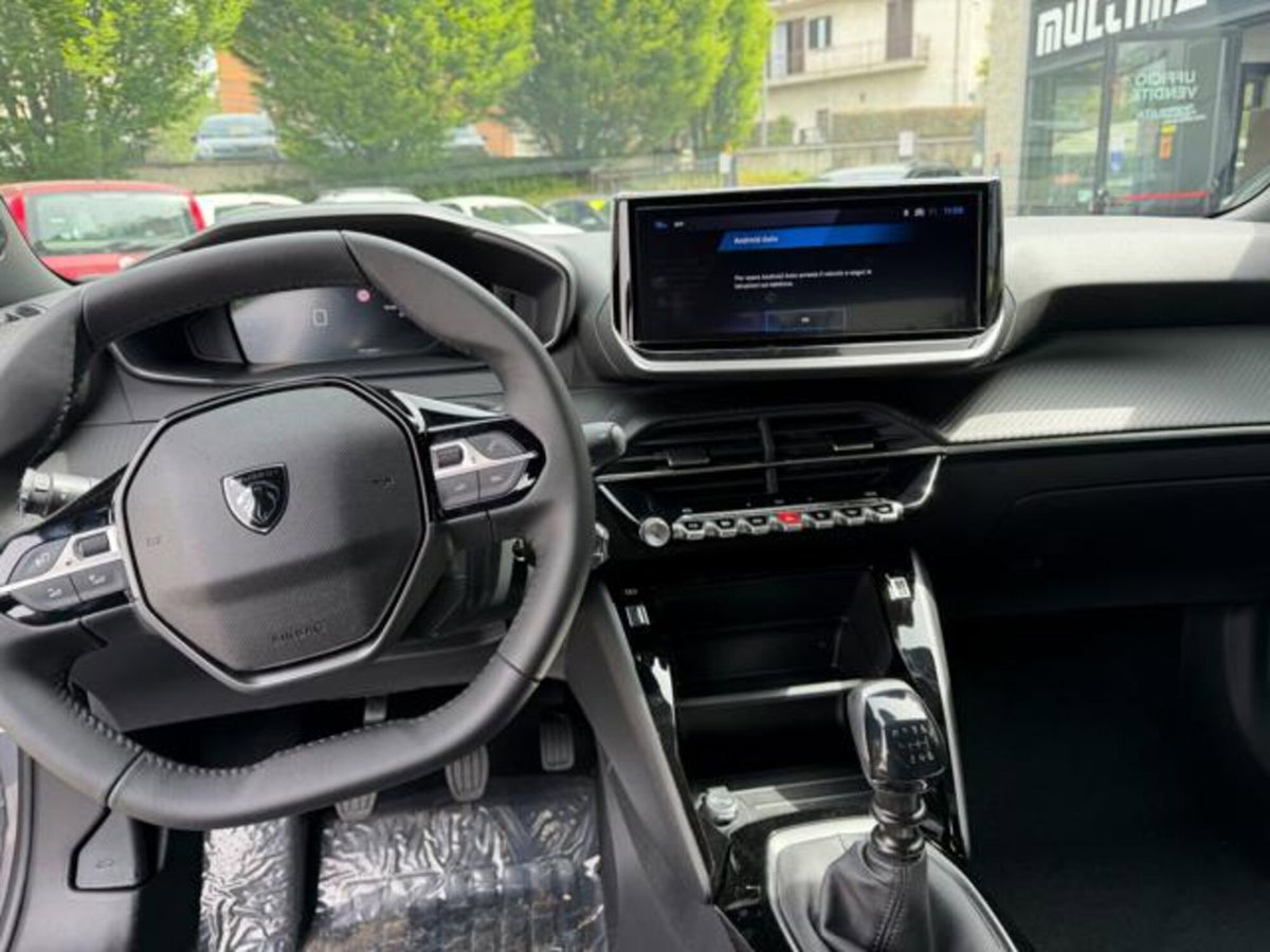 Peugeot 2008 PureTech 100 S&S Allure (8)