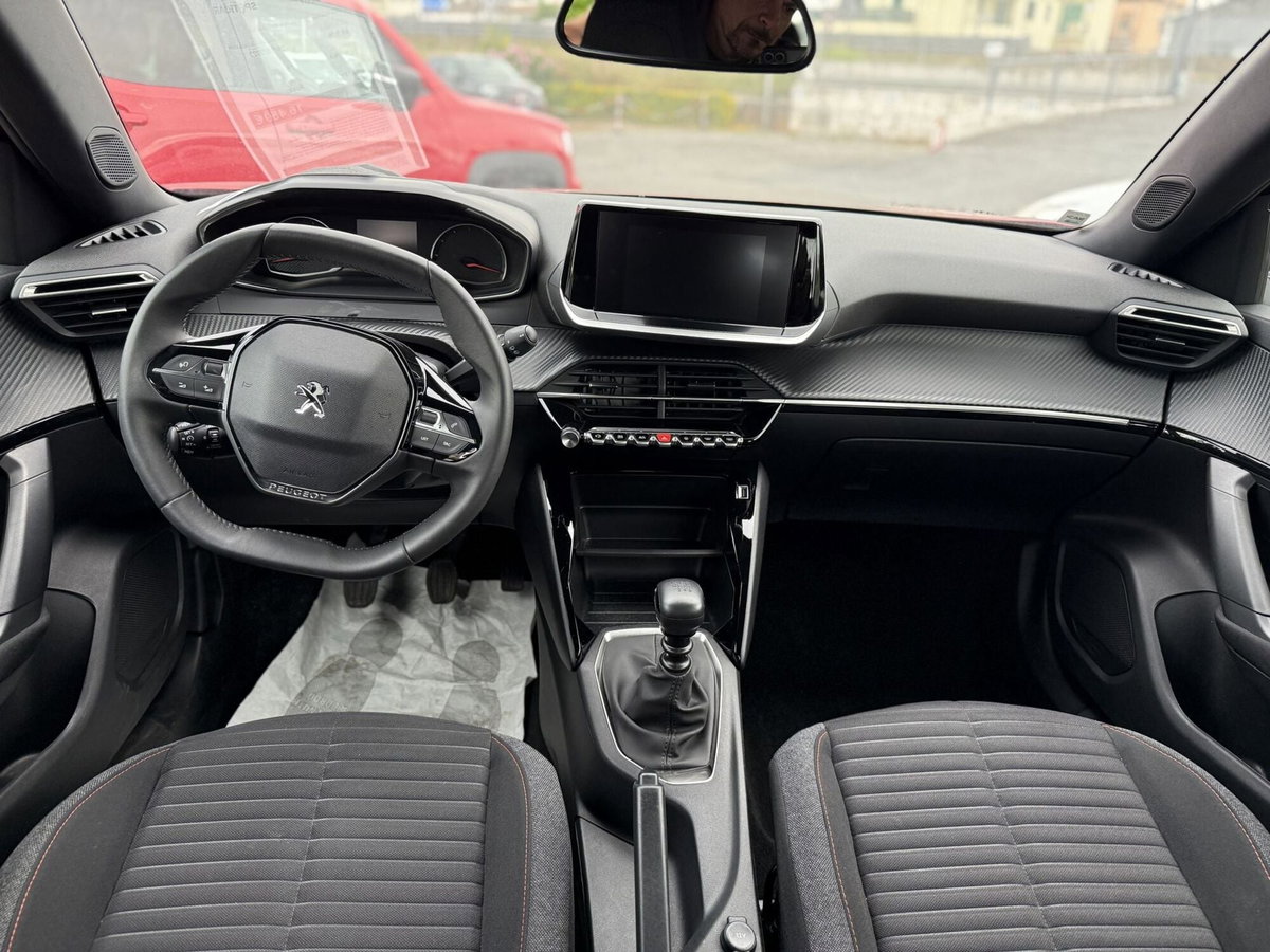 Peugeot 2008 1.2 puretech Active s&s 100cv (8)