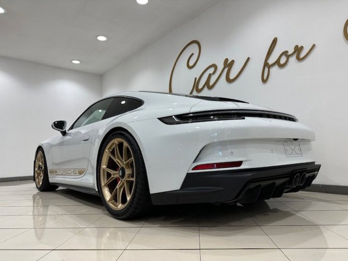 Porsche 911 Coupé 4.0 GT3 con pacchetto Touring (11)