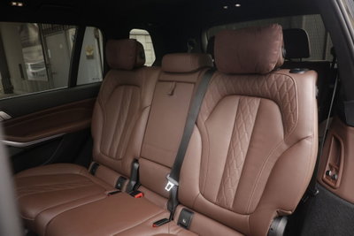 BMW X7 xDrive40d 48V (3)