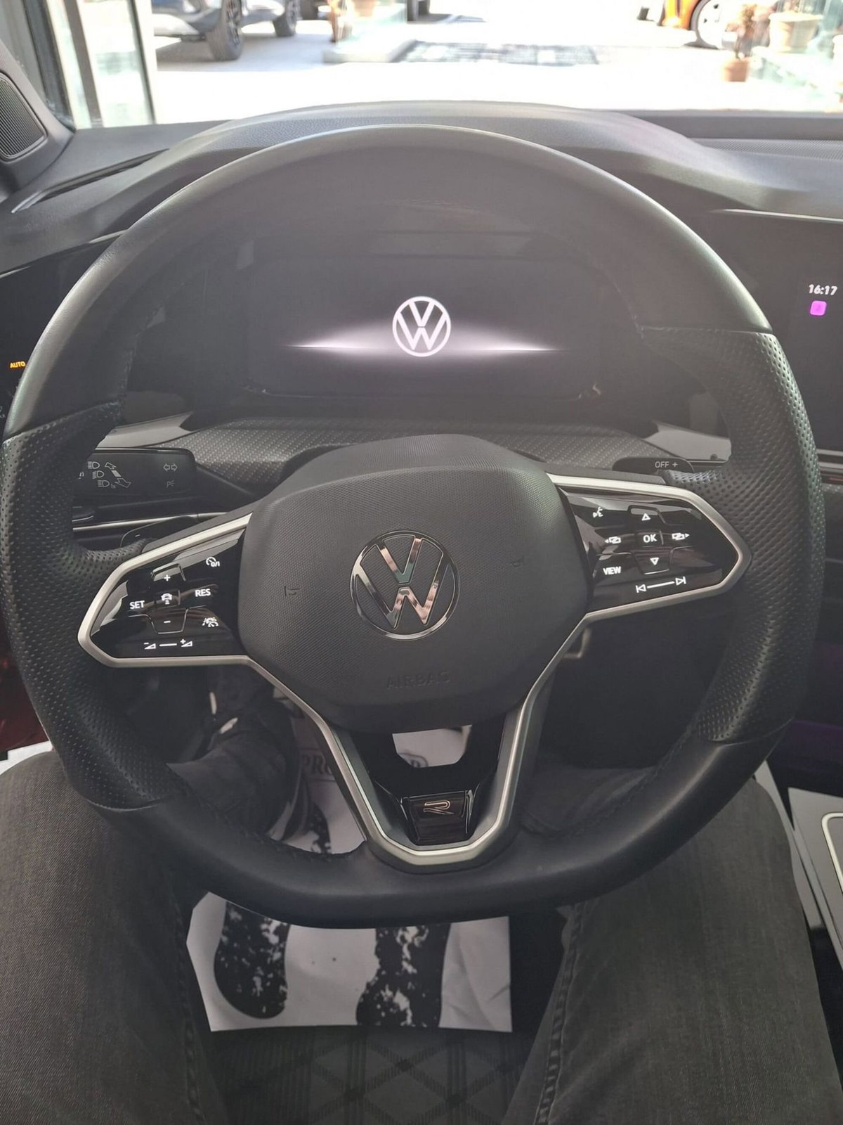 Volkswagen Golf 2.0 TDI 150 CV DSG SCR R-Line (10)