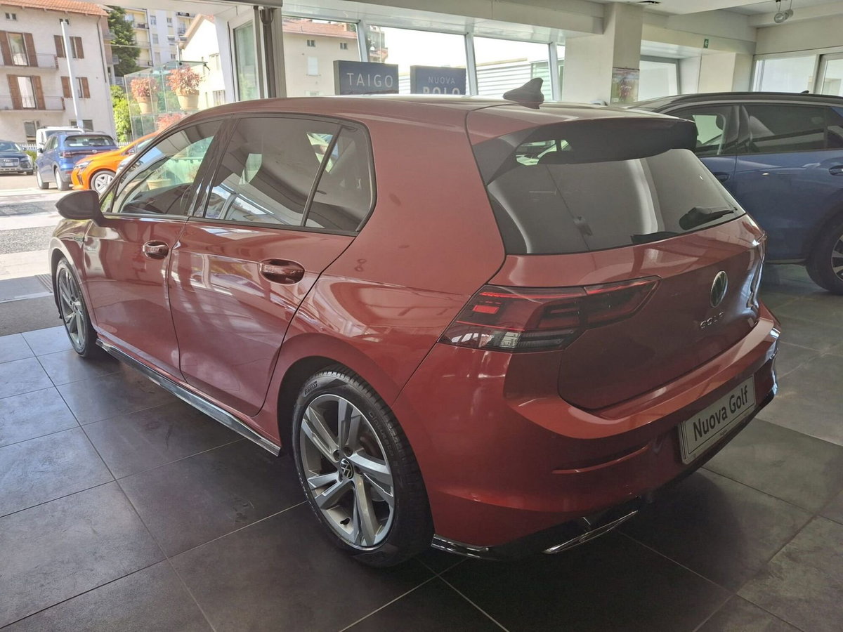 Volkswagen Golf 2.0 TDI 150 CV DSG SCR R-Line (6)