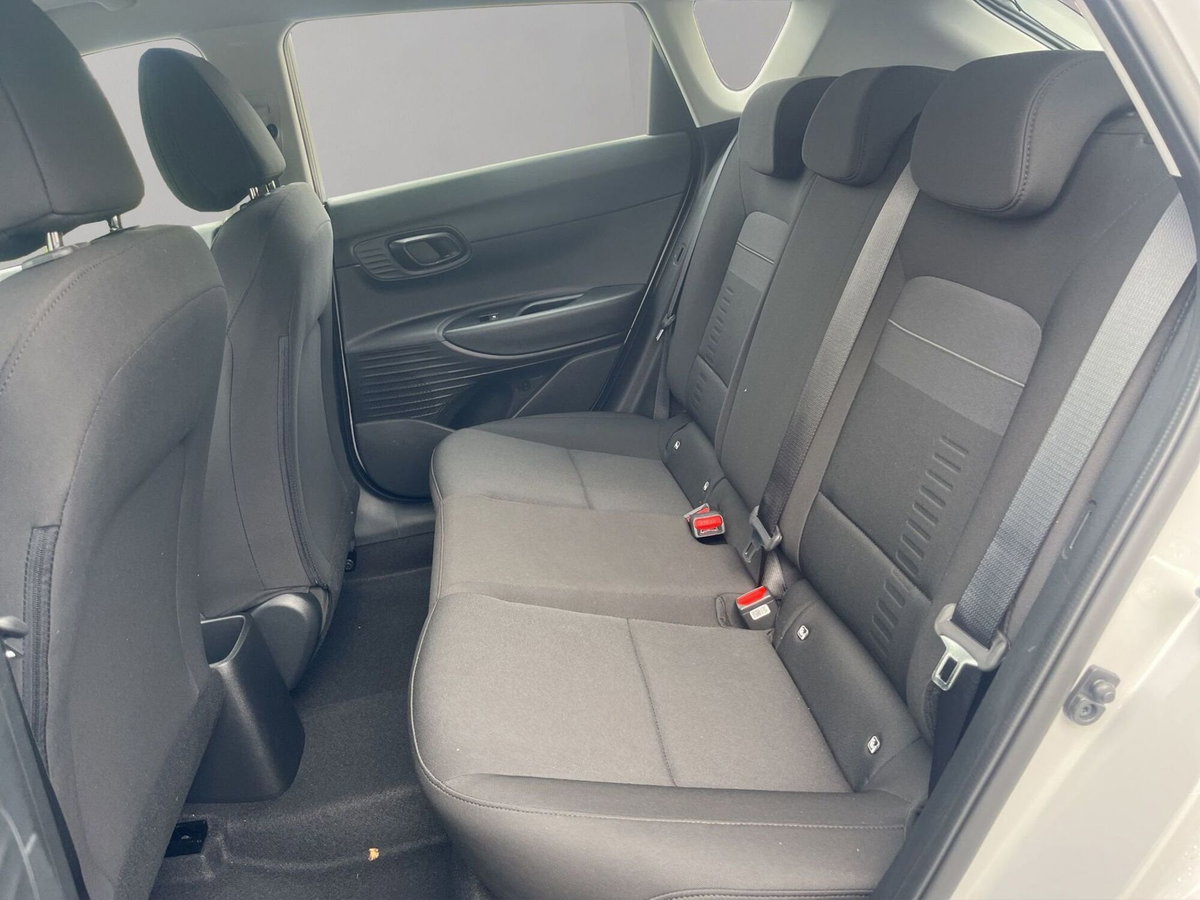 Hyundai Bayon 1.0 t-gdi Business 90cv dct (12)