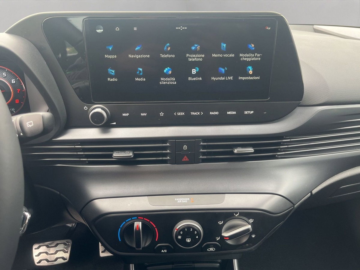 Hyundai Bayon 1.0 t-gdi Business 90cv dct (17)