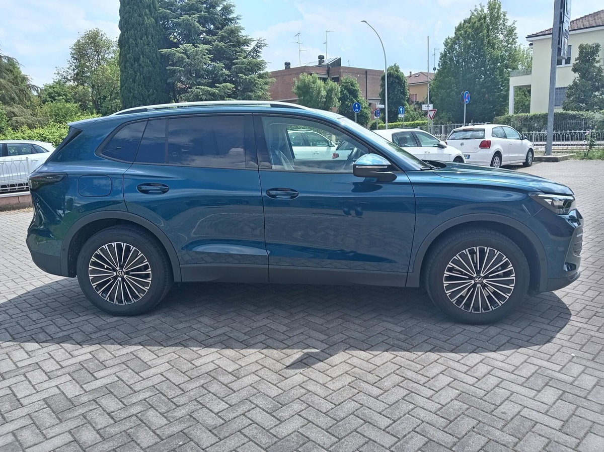 Volkswagen Tiguan 2.0 tdi Edition 150cv dsg (12)