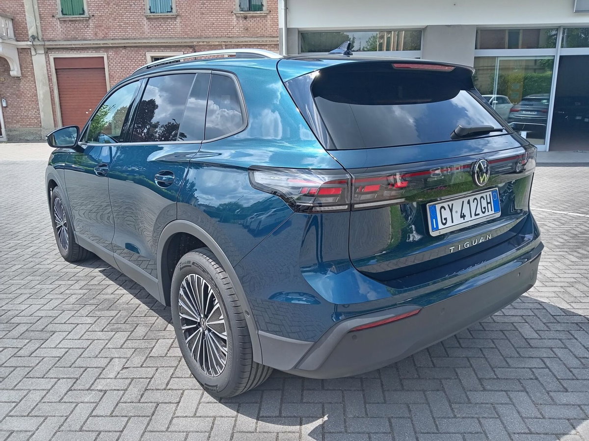 Volkswagen Tiguan 2.0 tdi Edition 150cv dsg (13)