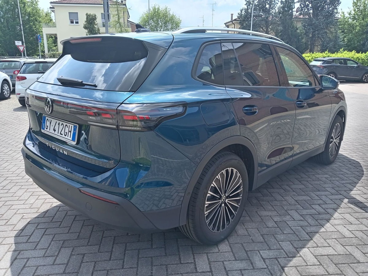 Volkswagen Tiguan 2.0 tdi Edition 150cv dsg (16)