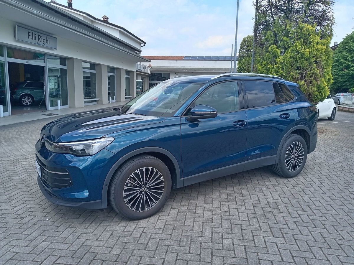 Volkswagen Tiguan 2.0 tdi Edition 150cv dsg (2)
