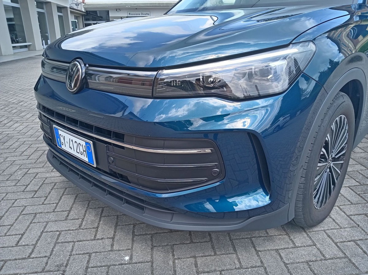 Volkswagen Tiguan 2.0 tdi Edition 150cv dsg (4)