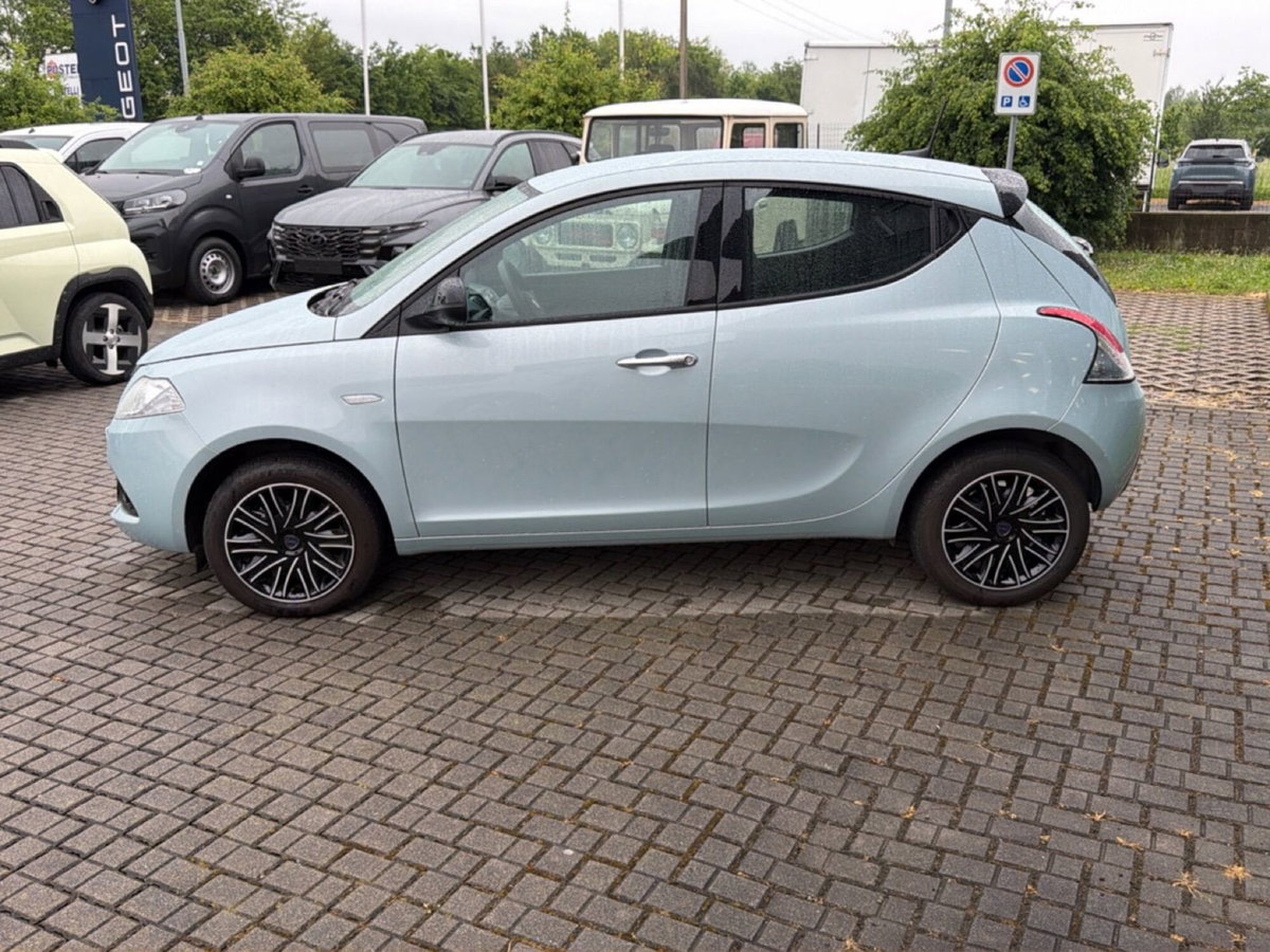Lancia Ypsilon 1.0 FireFly 5 porte S&S Hybrid Ecochic UnYca (4)